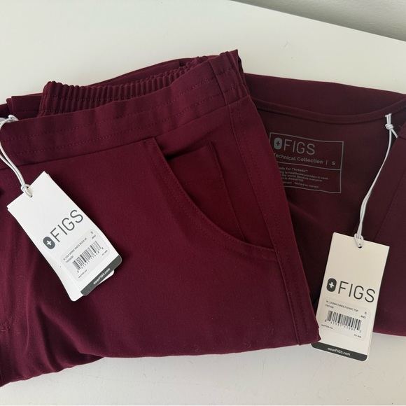 Figs Burgundy Scrub Set - Picture 2 of 4